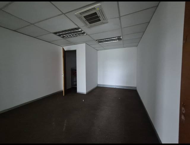 772M² OFFICE TO LET IN CRAIGHALL